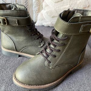 Kids olive green - darker tone - boot